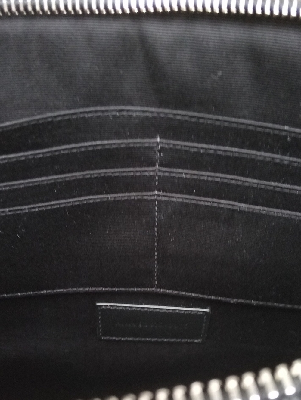 Authentic Yves Saint Laurent Black Leather Hand Bag 530013 - Picture 5 of 15